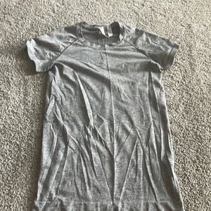 Lululemon Swiftly Tech short sleeve shirt.